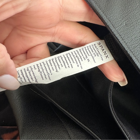 NWT Spanx Leather Like Flare Pant Black size 2x TALL - Picture 5 of 7